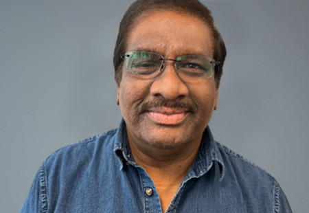 DrRaju headshot